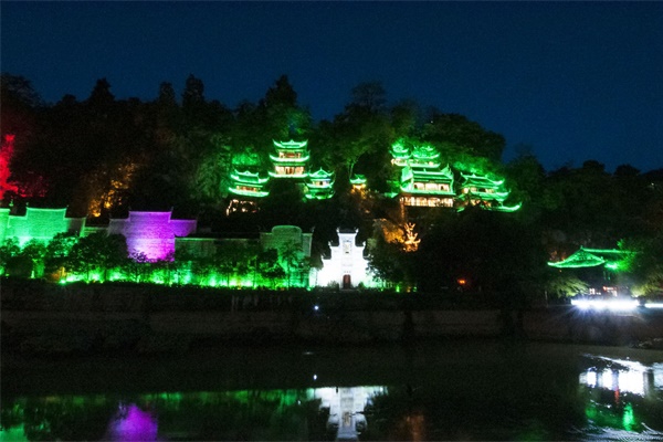 城市公園景觀亮化燈光與環境相結合