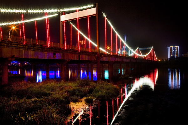 城市橋梁亮化工程達到美化城市夜景的效果